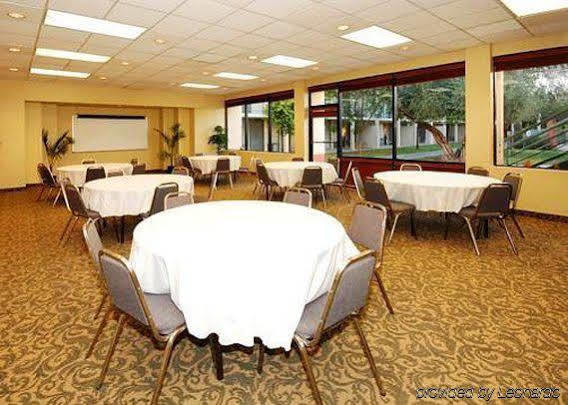 Quality Inn & Suites Downtown Phoenix Restaurant photo