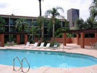 Quality Inn & Suites Downtown Phoenix Exterior photo