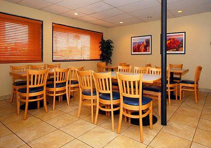 Quality Inn & Suites Downtown Phoenix Facilities photo