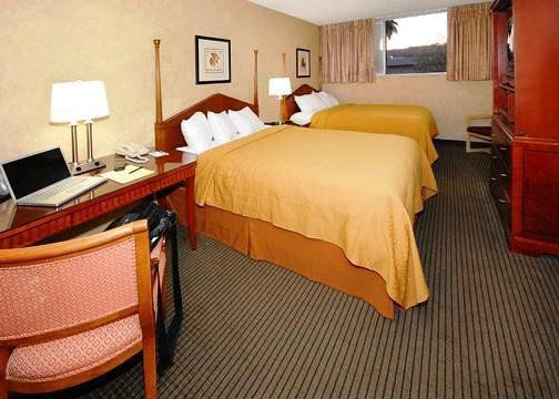 Quality Inn & Suites Downtown Phoenix Room photo